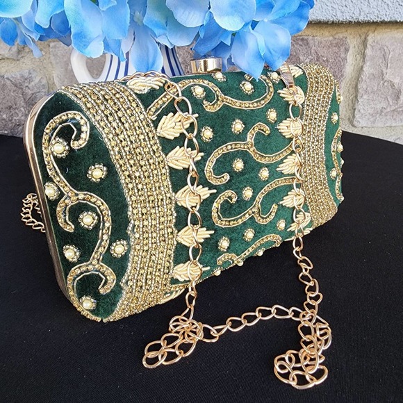 NWT Green velvet clutch with gold zardozi, beads and sequins embroidery. - Picture 8 of 10